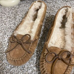 UGG‎ Dakota